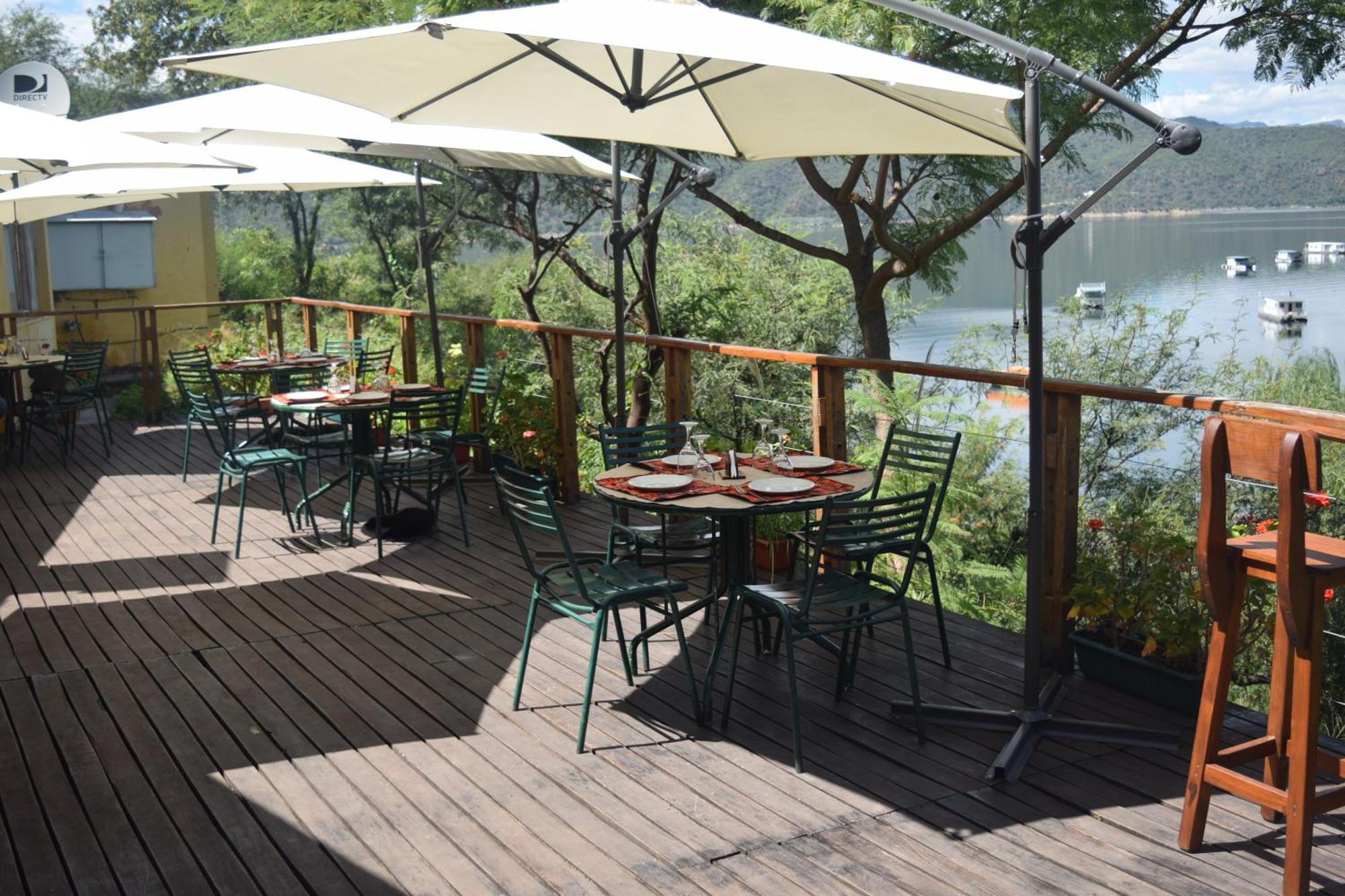 Terrazas Del Lago Cabra Corral Exterior photo